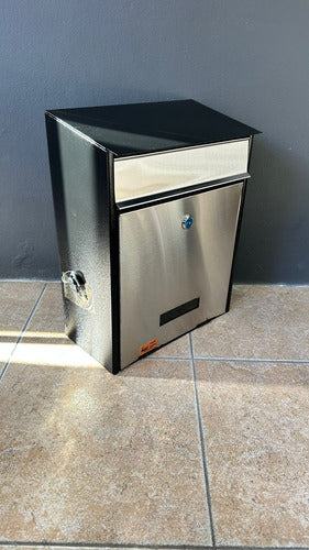 Large Door-Mount Mailbox with Lock 4