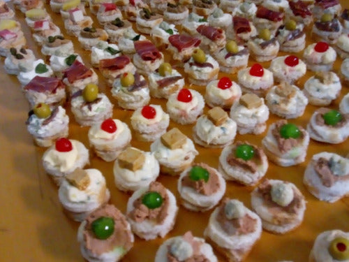 25 Canapes + 25 Bruschettas Premium 3