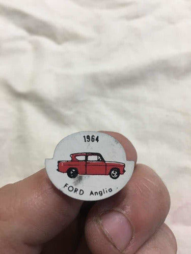 Pin Ford Anglia 1964 Metal 0