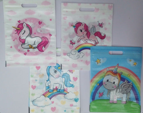 Bolsa De Regalo Plástica Unicornio Por Docena 34x26 Cm(2043) 1