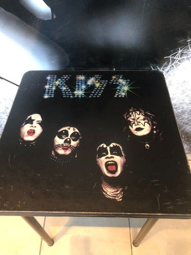 Mesa De Kiss. Rock 0