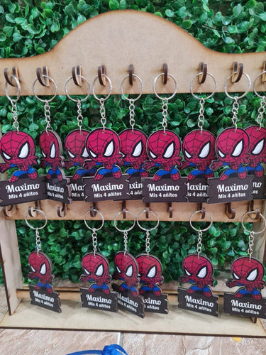 Candy Laser: Spider-Man Keychains Pack of 20 + Key Holder + 25cm Centerpiece 4