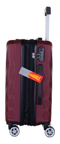 Small Cabin Suitcase with Expandable Gusset 2