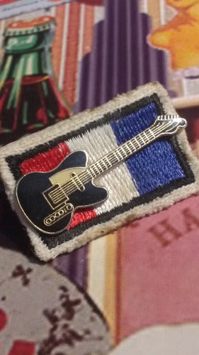 Pin Guitar+ Bandera Francia Bordada//unico // Belgrano 0