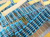 Informatica San Isidro Pack of 300 1 Watt Resistors in 30 Different Values - 1K to 820K Ohm 2