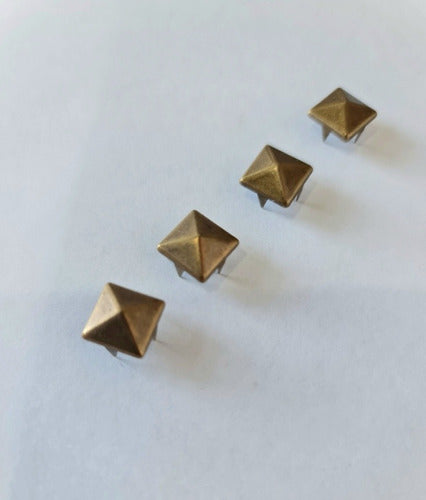 A&D Pyramid Tacks 10mm Bronze X 100 0