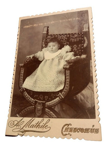 Fotografía Antigua.  Tarjeta Álbum. Mathile.  Bebé Sillón 0