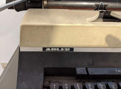 Máquina De Escribir Adler 1