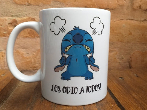 Taza Los Odio A Todos En Serio Stitch Cerámica Importada 2