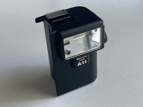 Flash Olympus Electronic Flash A11 Vintage Para Serie Xa! 1