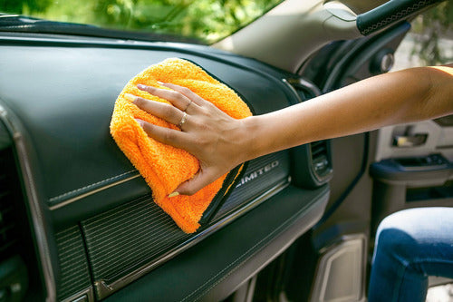 Extend-a-Reach Microfiber Towel for Car Cleaning 3