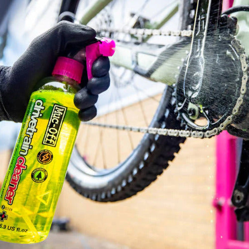 Muc-Off Chain Cleaner for Motorcycles and Bikes - Biodegradable Liquid 4