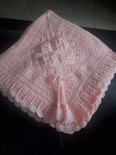 Artesanal Pañoleta - Hand-Knit Crocheted Wool Blanket in Pink 2