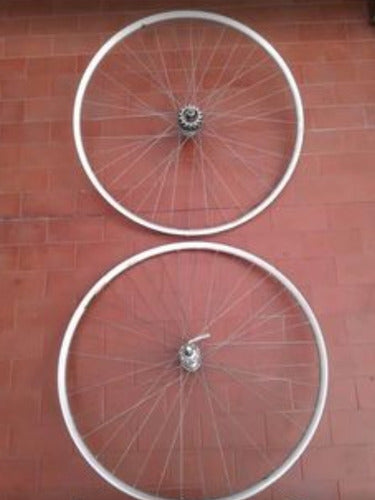 Llantas De Bicicleta Tubos R.28 0