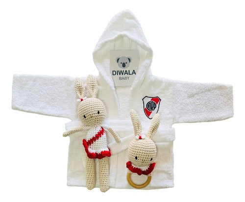 Diwala Baby River Box Nacimiento Bata Baño, Muñeco Y Sonajero Amigurumi 1