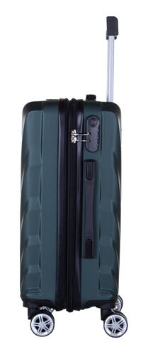Small Cabin Suitcase with Expandable Gusset 17