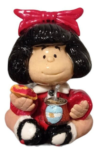 Figura Artesanal De Mafalda En Porcelana Fría 1