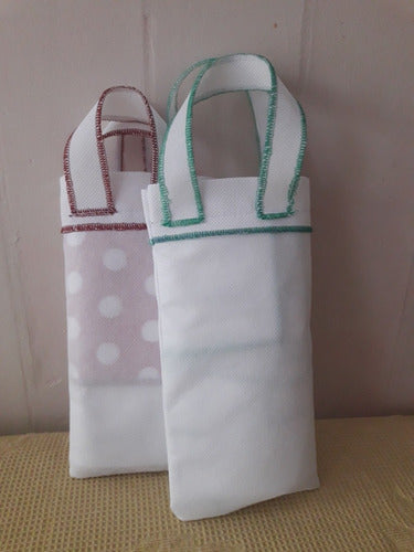 Aprons with Hats and Souvenir Bags - Friselina 1