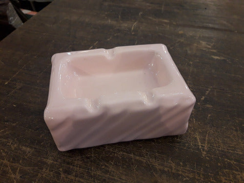 Antiguo Cenicero Hermoso De Ceramica Color Rosa 0