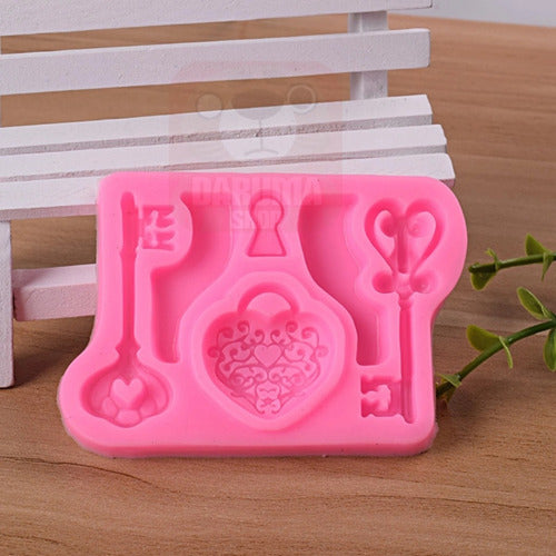 Darumashop Silicone Heart Key Candy Mold 2