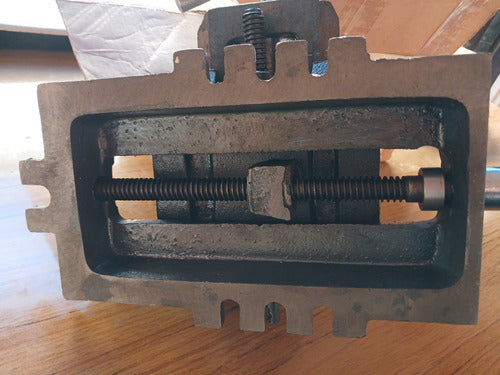 Ruhlmann 4-Inch Cross Vise 6