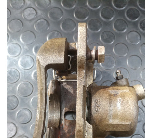 Caliper / Mordaza Freno Derecha Fiat 128 (con Detalles) 1