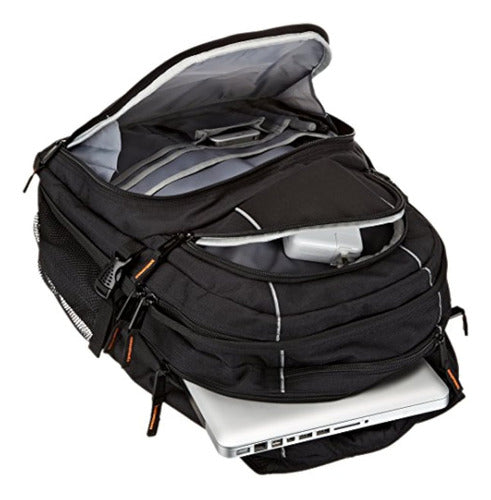 Amazon Basics Mochila Para Laptop - Se Adapta A 4