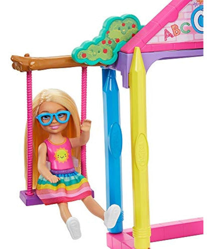 Barbie Club Chelsea Doll and School Playset 4