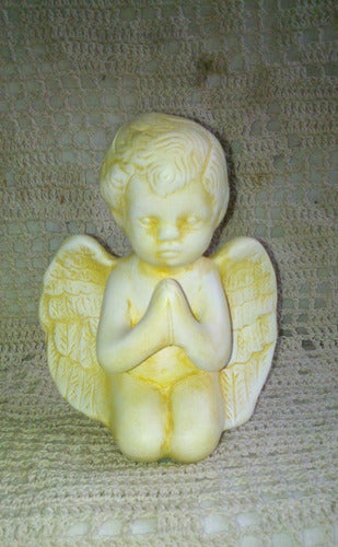 Ceramic Praying Angel 14 cm Tall 3