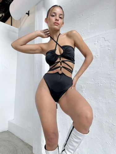 Elastized Bodysuit with Fine Straps and Rings 1