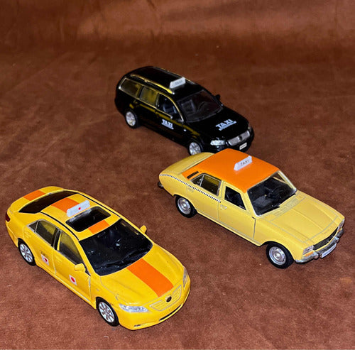 3 Autos Weely 1/36 Taxis Distintos Países De Colección. Lote 4