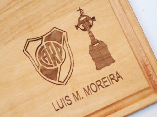 Maderas Artesanales al Pasar Wooden Charcuterie Board 28x28 Laser Engraved for Clubs and Businesses 2