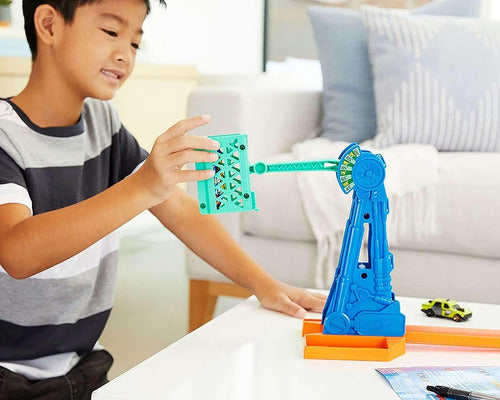 Hot Wheels Pendulum Challenge Car Launcher and Ramp - 2in1 3