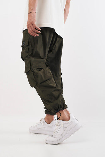 Men's Wrinkled Effect Cargo Jogger Pants 6