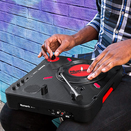 Numark PT01 Scratch Portable Turntable 1