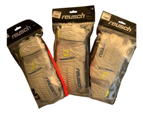 Reusch Semiprofessional Goalkeeper Gloves 0