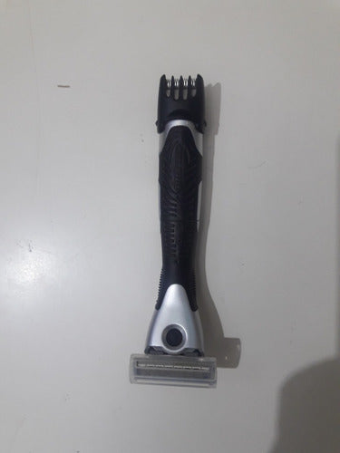 Schick Dual Rechargeable/Shaving Machine - Battery Powered Hair Clipper 3