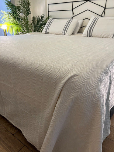 Lightweight Rustic Summer Bedspread 2.5-Seat Jacquard Fabric 0