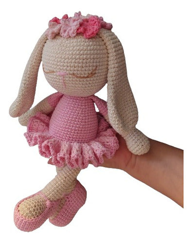 Amanecer Tejiendo Bunny Attachment Doll - Amigurumi 1