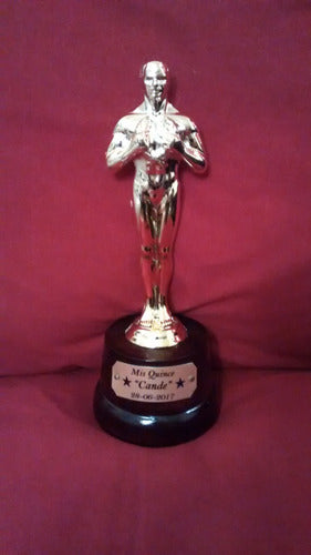 Artemisa Premios y Regalos Oscar Award Statue - 20 cm Wooden Base with Engraving 4