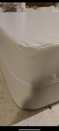 Fundaunica Waterproof Hospital Mattress Cover with Zipper 2