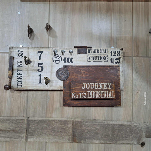 ReciclarVint Industrial Vintage Wooden Wall Key Holder 2