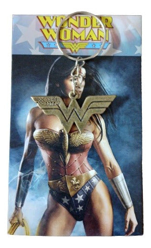 Combo X2 Wonder Woman 3/4 Socks + Metal Keychain Gift Set 1