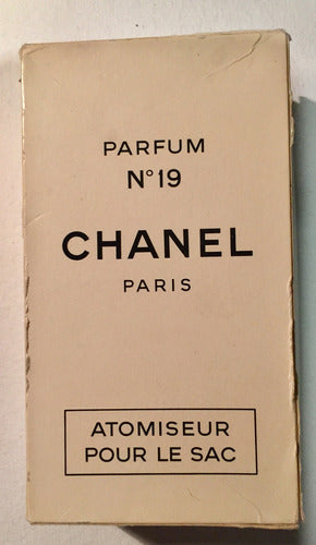 Perfumero Vacío Chanel N°19 Paris, France. 0