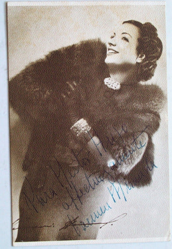 Foto Firmada Autografo De Carmen Miranda 9 X 14 Original 0