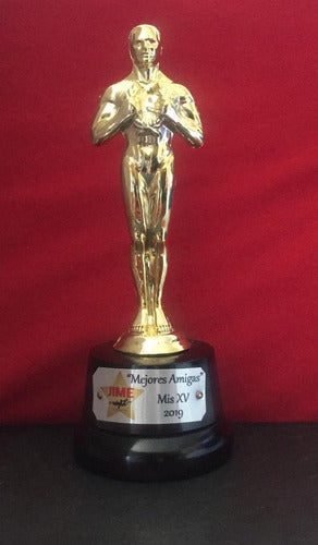 Artemisa Premios y Regalos Oscar Award Statue - 20 cm Wooden Base with Engraving 2