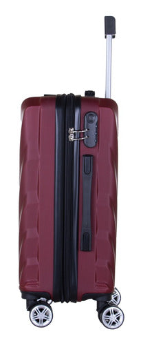 Small Cabin Suitcase with Expandable Gusset 1