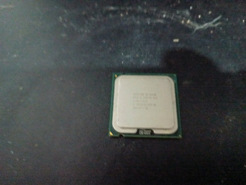 Micro Intel Corel 2 Duo E 400 De 2.40 Ghz 2 M 88/86- Q8a373 0