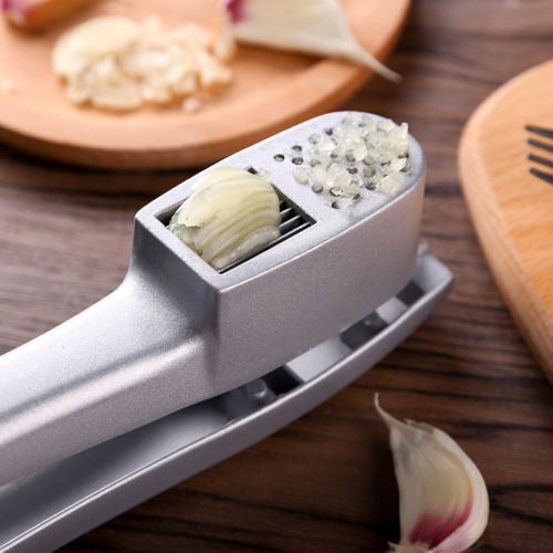 Garlic Press, Crusher, Juicer, and Slicer in Aluminum 4