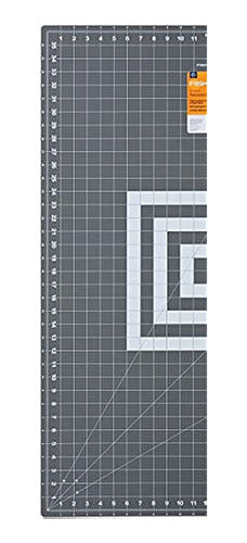 Fiskars Self-Healing Cutting Mat with Grid for Sewing 1